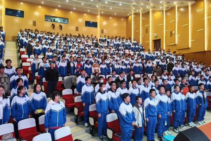 诗韵铿锵咏盛世  青春逐光承精神 ——高一年级抗美援朝精神朗诵展演圆满落幕